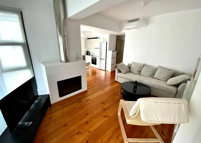 F.r. House Appartement