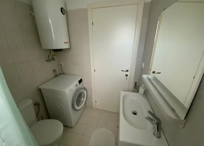 F.r. House * Metamorfosi (Sithonia)